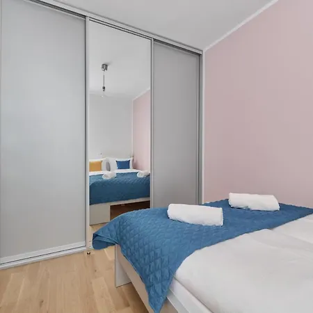 Jesionowa With Free Garage By Renters Apartment Wroclaw