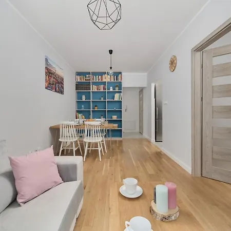 Jesionowa With Free Garage By Renters * Breslavia
