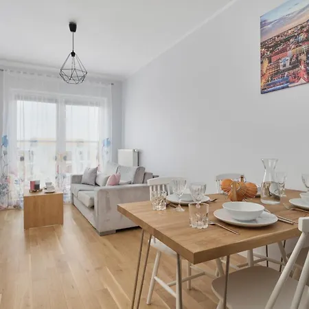 Jesionowa With Free Garage By Renters Wroclaw